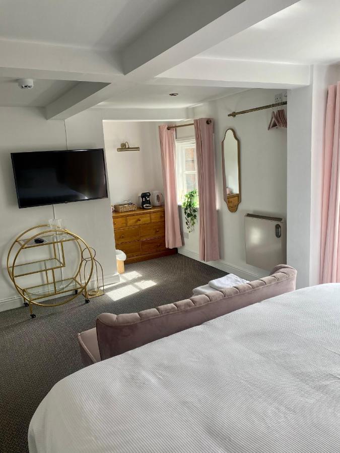 The Unicorn Inn Newton Solney Eksteriør billede