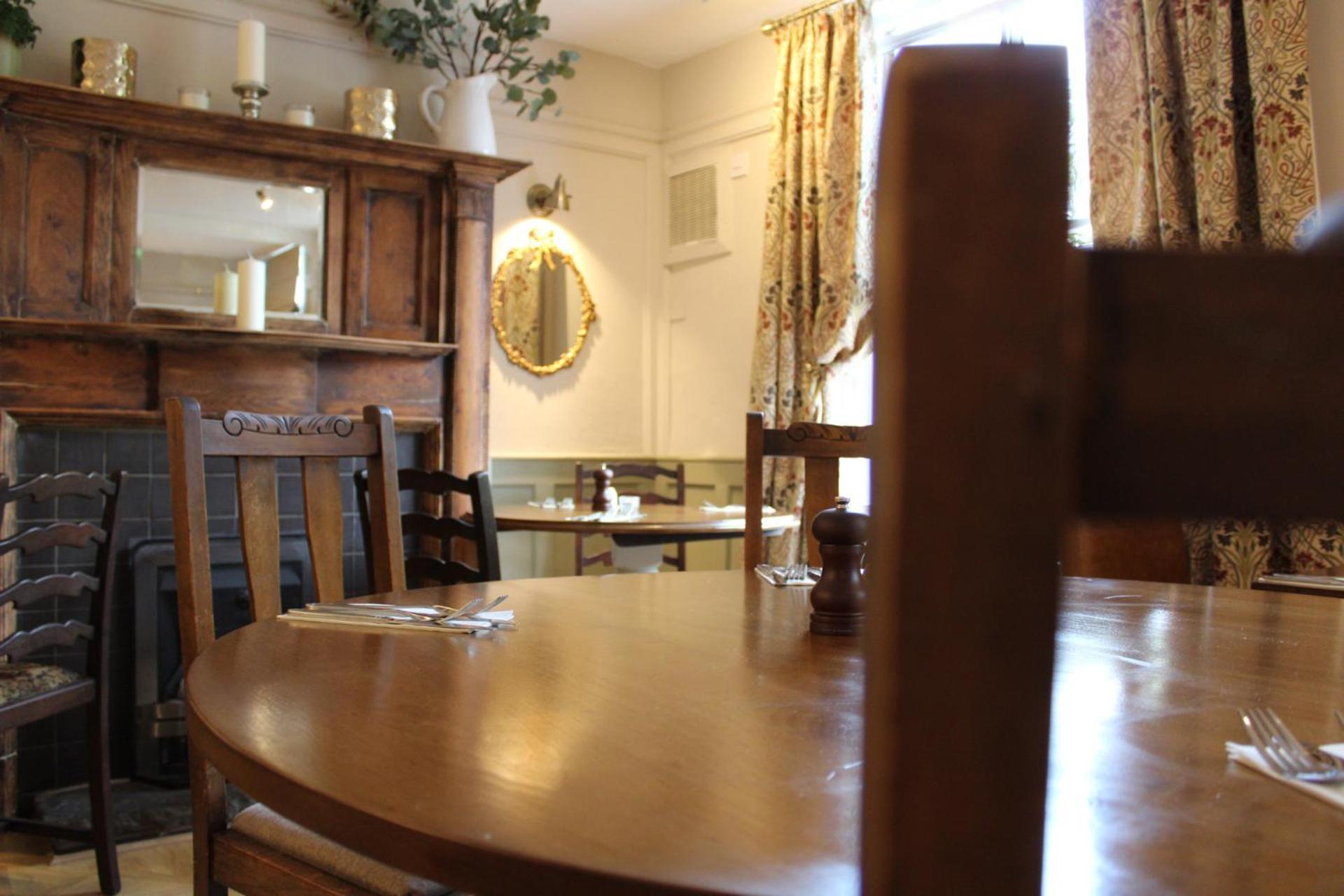 The Unicorn Inn Newton Solney Eksteriør billede