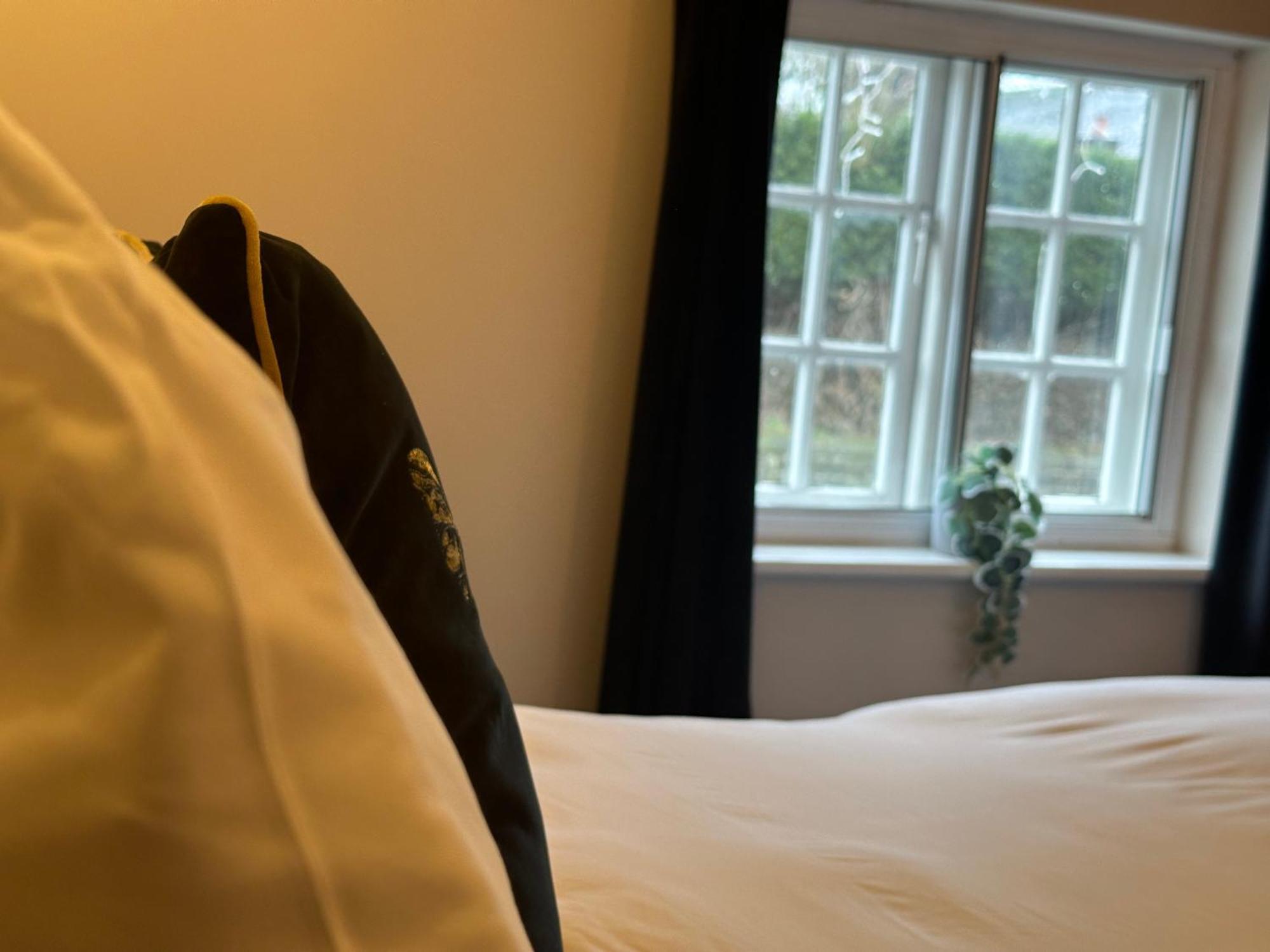 The Unicorn Inn Newton Solney Eksteriør billede