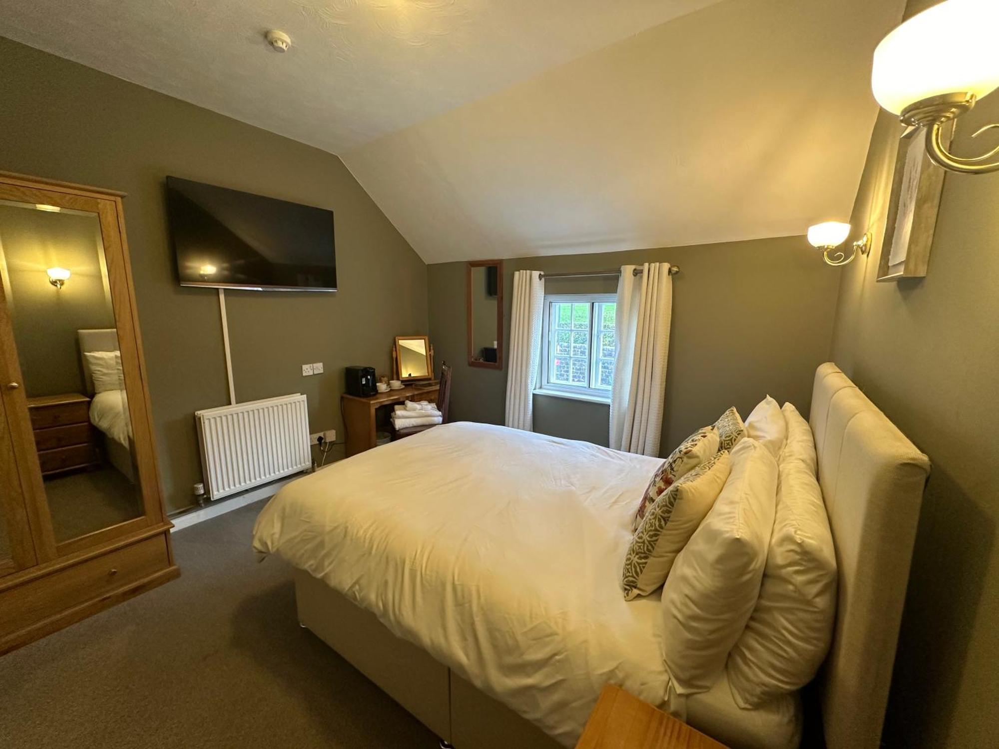 The Unicorn Inn Newton Solney Eksteriør billede